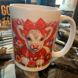 15 oz coffee mug. Makes a great gift for that Alabama fan. Comes with gift box